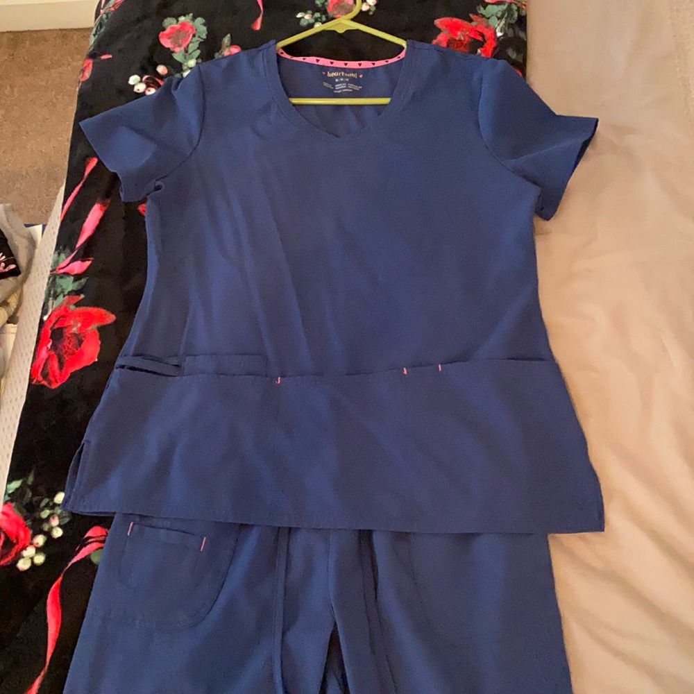 Nursing scrubs, Navy blue. Multiple pockets. Super light material.